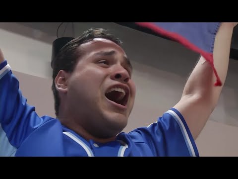 Dozens of Venezuelan exiles have packed a small diner in a Miami suburb to celebrate as opposition leader Juan Guaidó leads a military uprising. (April 30th)