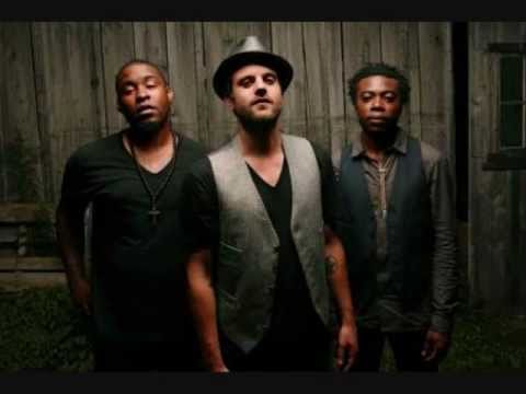 Bedouin Soundclash - Brutal Hearts (Ft Coeur de Pirate)