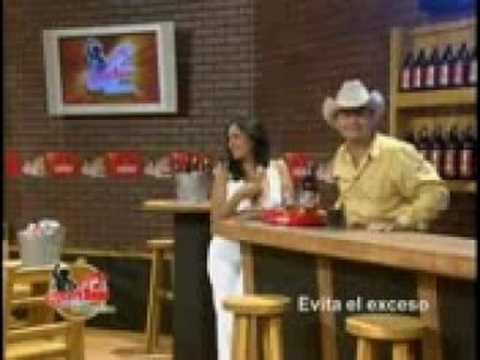 los dos plebes y su tuba de oro si me dieras un besito