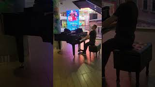 Download lagu Pink Panther theme on Piano at Melbourne Central... mp3