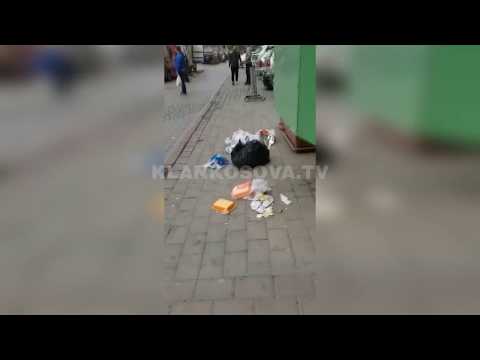 Mbeturinat shpërndahen trotuarit në rrugën “B” - 30.10.2019 - Klan Kosova