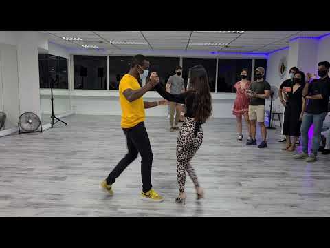 Caliente Dance Studio Singapore Bachata social demo to Kewin Cosmos - Dile