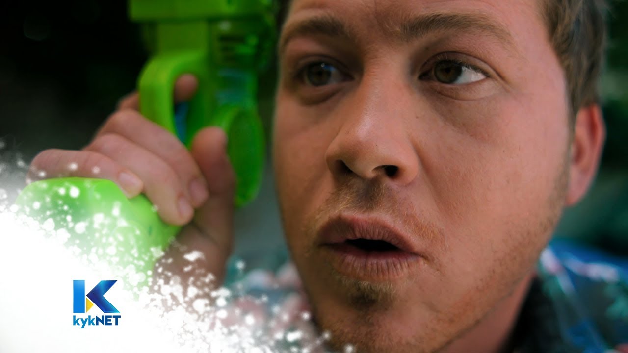 Amptelike lokprent – Kaalgat Karel  | kykNET