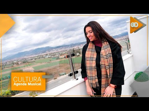 La cantante granadina Arancha Santiago presenta su último éxito, 'Lejos de ti'