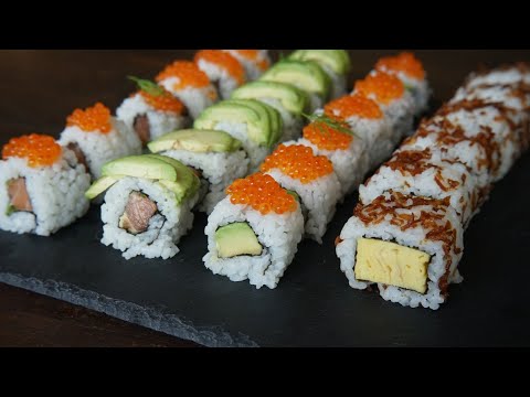 Makis CALIFORNIENS: saumon - avocat / omelette japonaise - échalote frite / avocat - œufs de truites