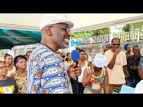 Cours De Chants Sur Le Piquet De Grève Du CHU