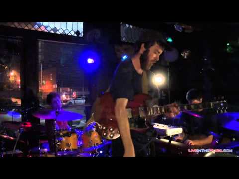 The Jauntee performing Old Thompson