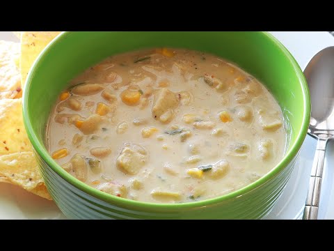 Homemade White Chicken Chili for Dinner