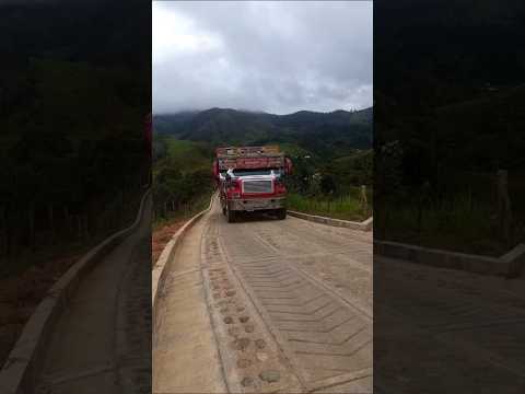 Las placas huellas hacen la diferencia en las carreteras aquí esta #chivas desde Guadalupe Antioquia