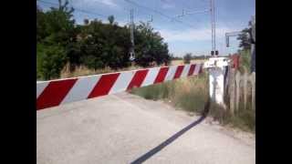 preview picture of video 'Passaggio a livello di via Calderana - Godo'