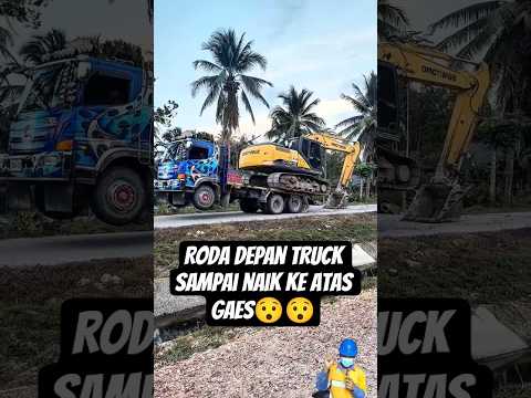 amazing ekskavator naik truck gaes😲  #excavator #truck #machine #tractor #machine #shorts #fyp
