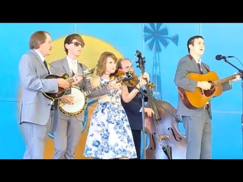 HOLIDAY HILLS MUSIC PARK The Tennessee Bluegrass Band