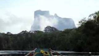 preview picture of video 'Primeras vistas del Autana. Amazonas. Venezuela'