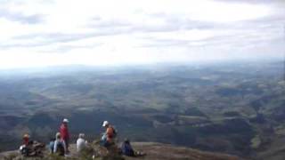 preview picture of video 'Pico do Papagaio - Aiuruoca - 2009/05/01'