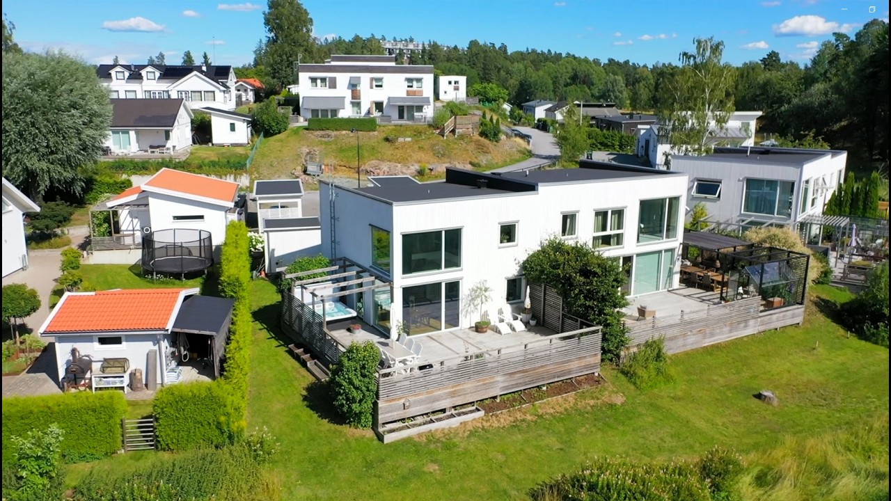 5 rum Parhus på Hagebyslingan 11D Vistaberg Huddinge kommun - video