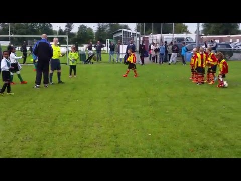 Overmaas F1 tegen Rozenburg F1 op 5-9-2015