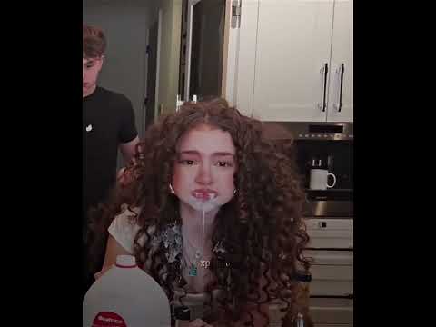 we almost pass out from spicy wings me #kalogerasisters  #shorts