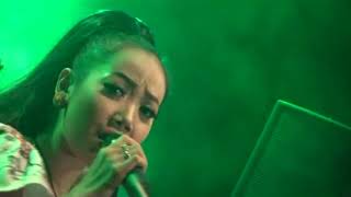 Download lagu SAWANGEN - USSY THALIA - COVER BY OM LAROS JOMBANG mp3 Download lagu SAWANGEN - USSY THALIA - COVER BY OM LAROS JOMBANG mp3