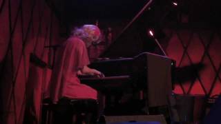 Nellie McKay - &quot;Beneath the Underdog&quot; / &quot;I Wanna Get Married&quot; / &quot;Won&#39;t U Please B Nice&quot; (2012-01-06)