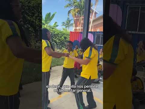 La comunidad educativa de la IE  Panebianco Americano de Candelaria vive la educación con alegría.