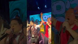 Adon Olam @ Rechnitz Purim Party 2026 with Shira, Freilach Band (הזמר והיוצר שמחה יעקבי) - התמונה מוצגת ישירות מתוך אתר האינטרנט יוטיוב. זכויות היוצרים בתמונה שייכות ליוצרה. קישור קרדיט למקור התוכן נמצא בתוך דף הסרטון