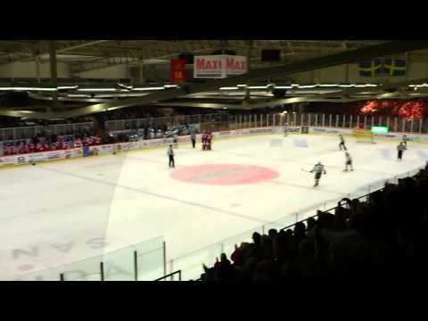 #32 Johan "Bois" Andersson spikar seriesegern för Växjö Lakers i KvalSerien 2011.