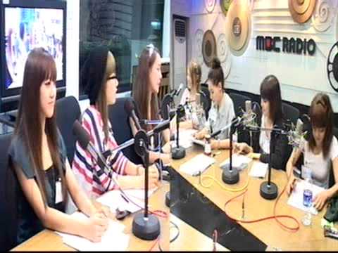 100825 DJ Gyuri Shimshimtapa (Guest Rainbow) [7/8]