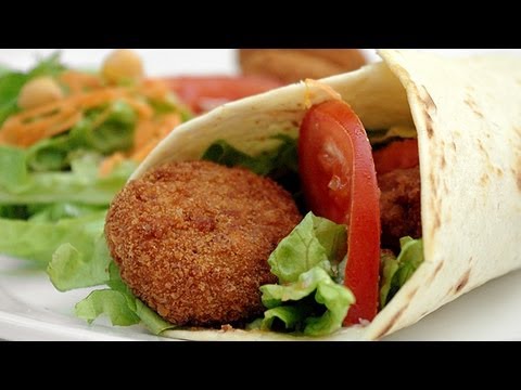 Vegetarian Wheat Pancakes with Chickpeas and Fresh Veggies