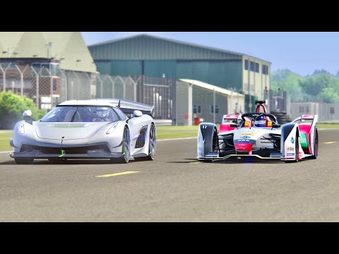 Koenigsegg Jesko vs Formula E 2019 - Top Gear Track