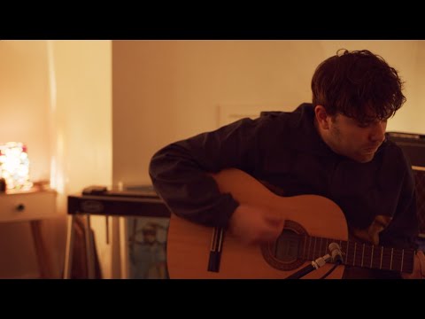 
    Middle Kids - Big Softy (Home Session Part 3)
  