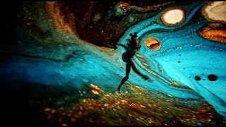Évident Music Video