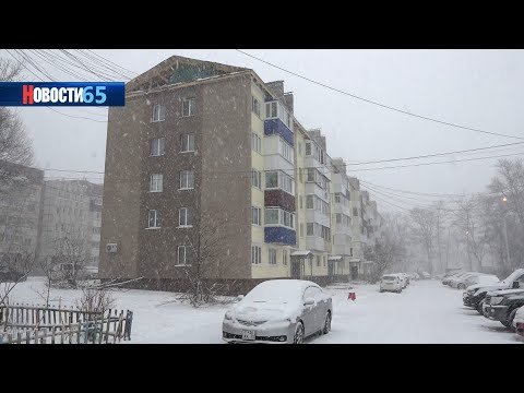 Осталось привести в порядок крышу. На улице Поповича,102 продолжается капитальный ремонт дома