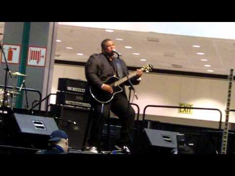 'American Idol's' Michael Lynche performs 'Ready for Love' at Reality Rocks 2011