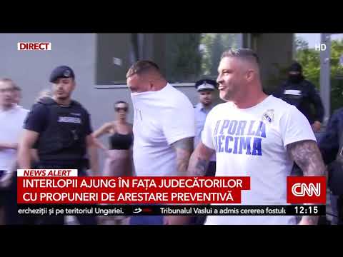 17 interlopi retinuţi de DIICOT după ce ar fi terorizat jucătorii şi patronii