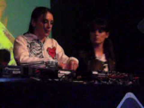 CALLY GAGE vs FRISKY @ KIDDSTOCK 2009