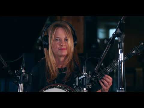 Ribbon Microphones & Recording Banjo Episode 1 with Alison Brown