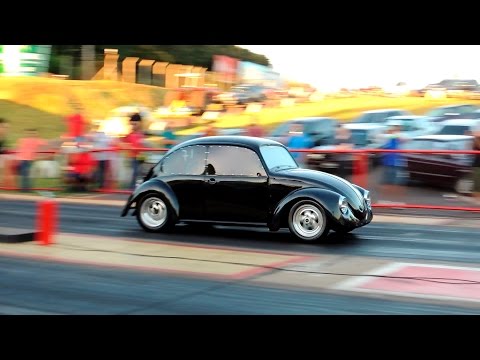 Fusca Empinando no Race Park Maringá - Rachão Motor Fest 2015