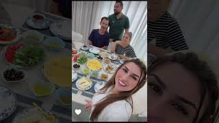 وأخيرا فطور عائلة ريتشو و ننوش 😋 مع حماتي حياتي وعمي 😍مكدوس حماتي كتير طيب مزح وضحك ريتشو مع عمي 🤣