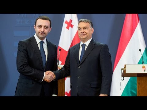 Orbán Viktor miniszterelnök Irakli Garibashvili georgiai kormányfővel közösen tartott...