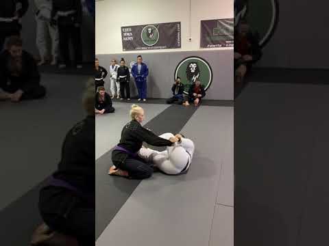 Maria Malyjasiak: spider guard, lasso, omoplata setup & finish