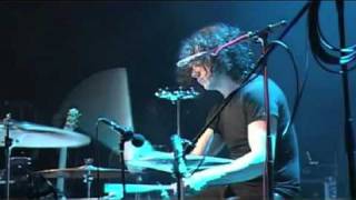 06 The Dead Weather - I Cut Like A Buffalo.