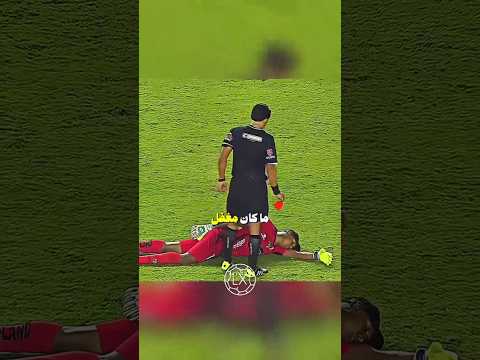 كيف حارس يكسر المرمى بيدة...وبنفس الوقت فية حارس يطرد وهو يمثل ؟⚽🧠