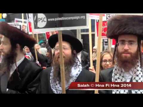 جانب من وقفة اليوم بلندن لمساندة الشعب الفلسطين  أمام سفارة الكيان الصهيوني
