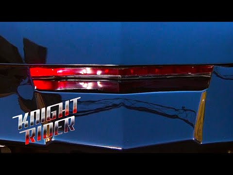KITT VS The Garbage Truck | Knight Rider