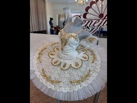 Stage costume F 0102 - video 5