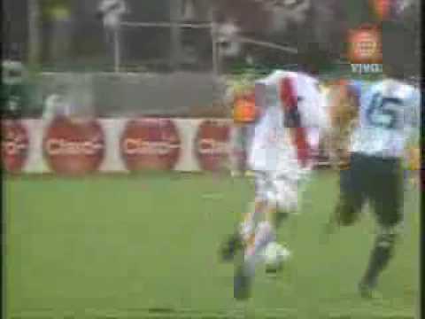 peru vs argentina 1 1 eliminatorias sudafrica 2010   jugada de vargas y gol de fano