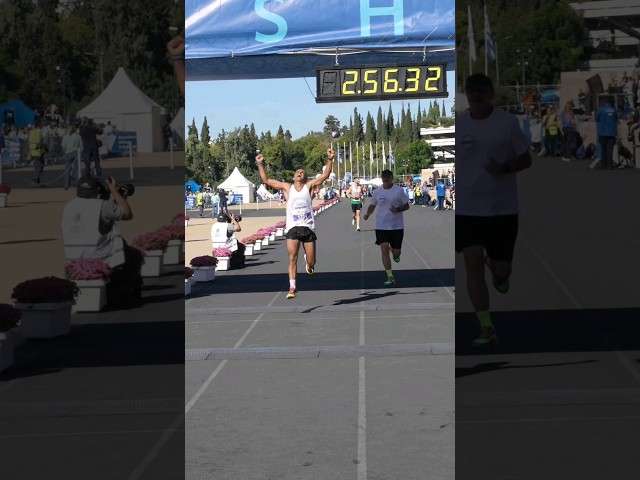 Vanderlei Cordeiro voltou pra Atenas pra correr a Maratona 19 anos depois dos Jogos de 2004