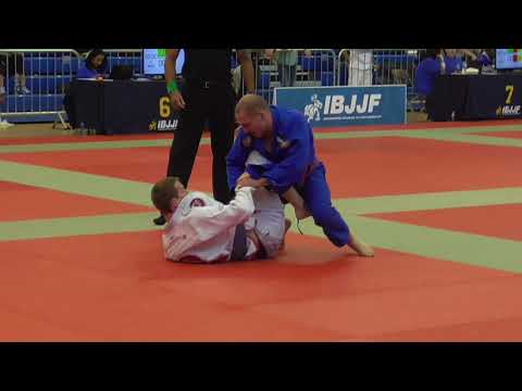Bartlomiej Somiak vs Samuel Hawkins - IBJJF London Winter Open 2018 - Purple Master 1 - Light