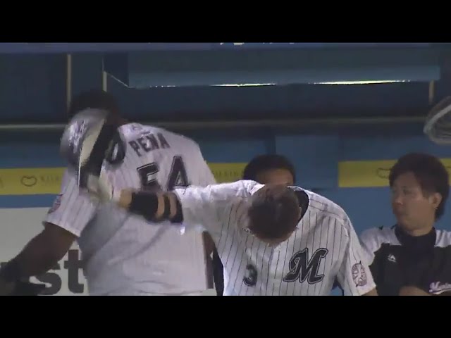 【7回裏】伊東監督の誕生日を勝利で!! マリーンズ・角中の5号2ランで相手を突き放す!! 2017/8/29 M-Bs