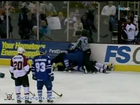 Korbinian Holzer vs Mike Brennan